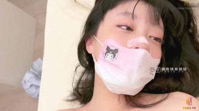Địt Sâu Búp Bê Tơ Bạch, Nghẹn Ngào đổ đầy Nước